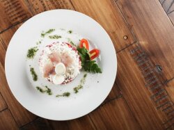 Селедка под шубой с лососем и морковью