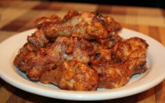 Куриные крылья в остром сметанном маринаде