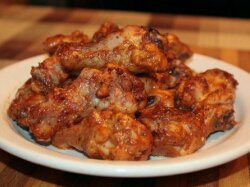 Куриные крылья в остром сметанном маринаде