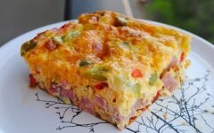 Омлет с ветчиной и болгарским перцем в духовке