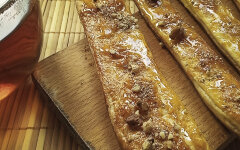 Язычки из готового слоеного теста с мёдом и грецкими орехами