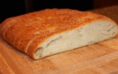 Хлеб чиабатта с сыром и чесноком