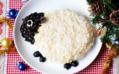 Слоеный салат «Овечка» с рыбой