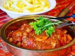 Томленая телятина с овощами Оссобуко по-итальянски