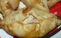 Расстегаи с щукой и семгой из дрожжевого теста