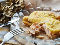 Горбуша под майонезом и сыром в духовке