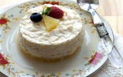 Рисовый пудинг с ананасом и сливками