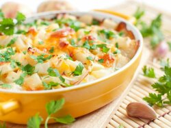 Курица по-провански с маслинами и овощами