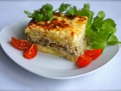Картофельная запеканка с курицей и шампиньонами в мультиварке