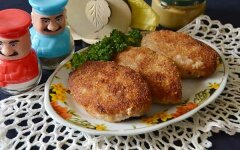 Котлеты из индейки с морковью в мультиварке