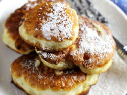 Оладьи с зерненым творогом на кефире