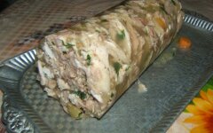Домашний куриный рулет с грибами и луком