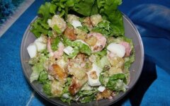 Салат с креветками и перепелиным яйцом, рецепт с фото