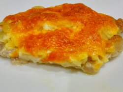 Мясо по-французски с луком и сыром в духовке