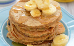 Овсяные блины с бананами на молоке