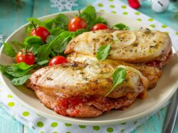 Куриное филе с сыром и аджикой