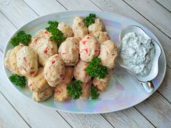 Куриные котлеты с болгарским перцем и сметанным соусом