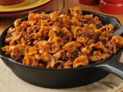 Запеканка из макарон с фаршем и грибами со сливками