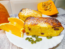 Творожная запеканка с манкой, тыквой и изюмом