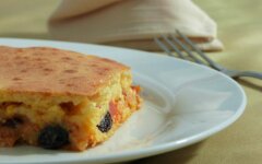 Домашняя шарлотка с тыквой и изюмом