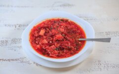 Свекольник с огурцами и яблоками
