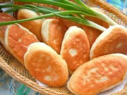 Жареные пирожки с куриной грудкой