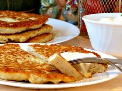 Блинчики из куриного филе с сыром