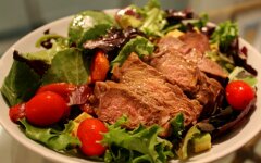 Ростбиф с картофелем и баклажанами