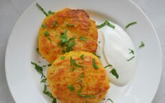 Постные морковные котлеты с овсяными хлопьями в панировке