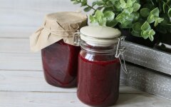 Прозрачный джем из черной смородины без косточек