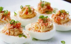 Фаршированные пряные яйца на закуску