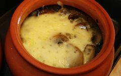 Фаршированные кальмары в горшочке