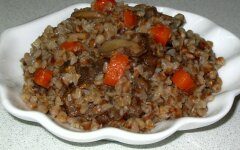 Гречка с тушенкой и грибами на ужин