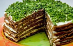 Печеночный торт с зеленью и чесноком