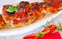 Запеченные куриные крылышки в медово-томатном маринаде