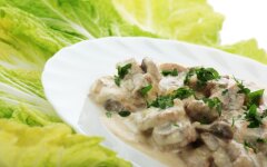 Фрикасе из курицы с болгарским перцем и чесноком