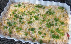 «Генеральский» салат с копченой колбасой и яблоками