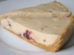 Чизкейк с вишневым вареньем без выпечки