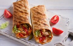 Шаурма со свининой и маринованным имбирем