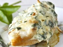 Куриные грудки, фаршированные сыром, кефиром и чесноком