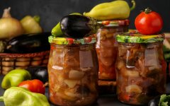 Румынская закуска из баклажанов и болгарского перца