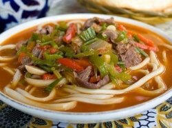 Сытный узбекский лагман