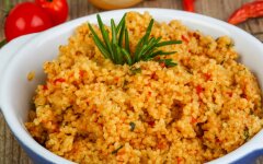 Вегетарианский плов с булгуром, чечевицей и баклажаном