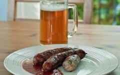 Оригинальные свиные сосиски с фисташками