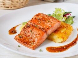 Лосось с медом и горчицей из духовки