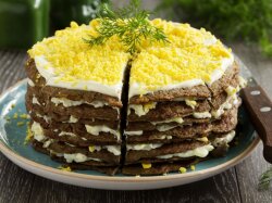 Печеночный торт с молоком и сыром