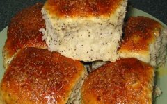 Булочки с маком и изюмом на молоке