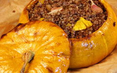 Тыква с гречкой и мясом в духовке