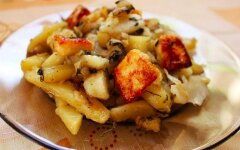 Сабджи с капустой, картофелем и паниром