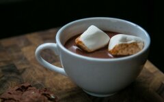 Горячий шоколад со сметаной по-французски